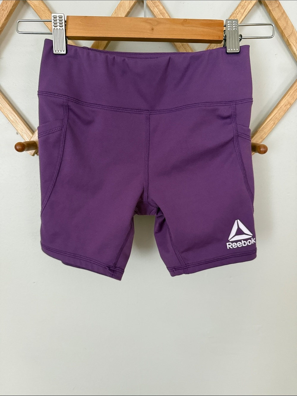 Reebok Girls 7/8 Purple High Rise Bike Shorts Side Pockets Athletic